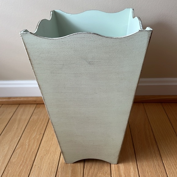 Labrazel Riviera Wastebasket - Picture 2 of 8